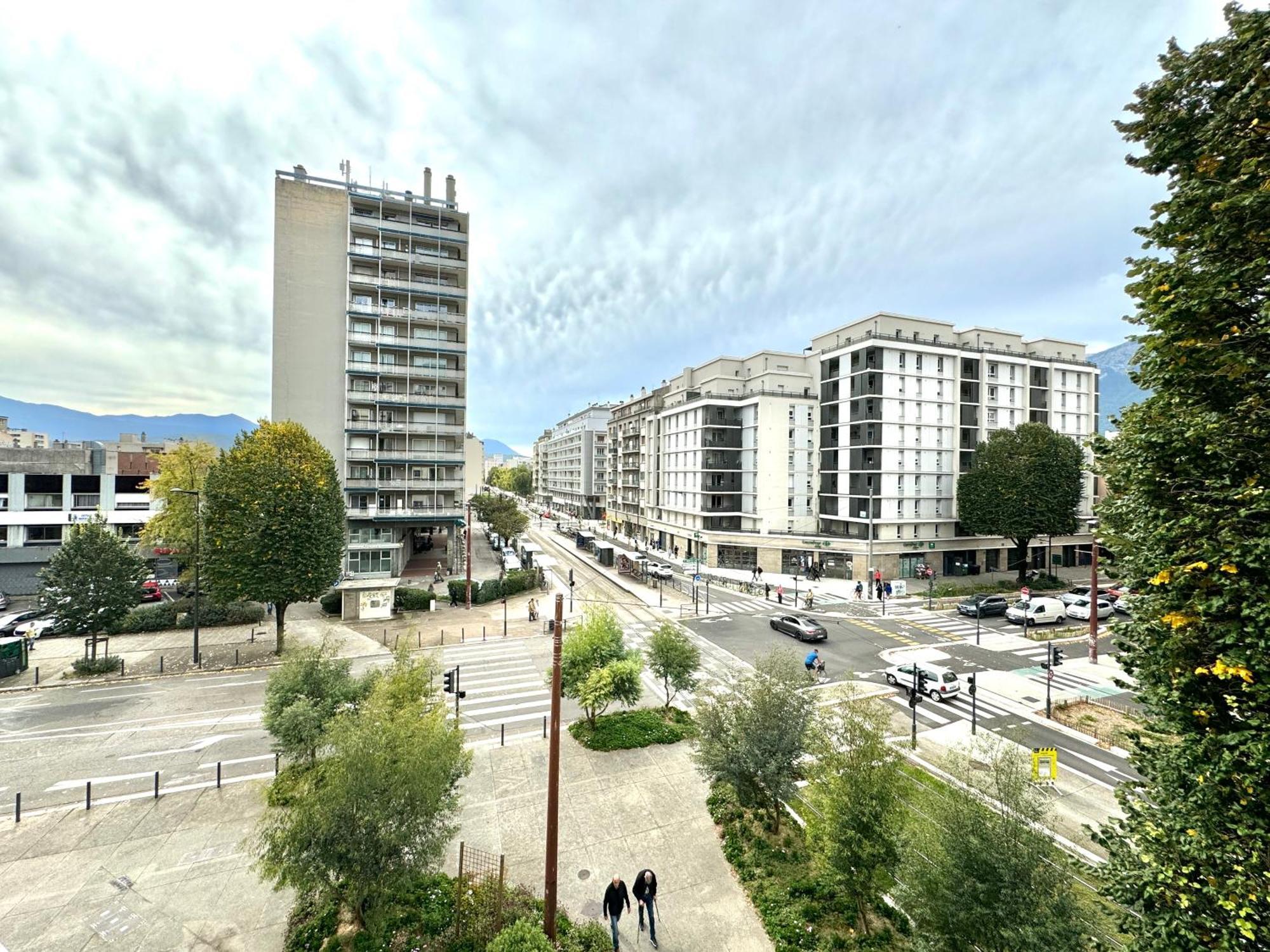 Le City Centre-Ville Trams Grenoble Zewnętrze zdjęcie
